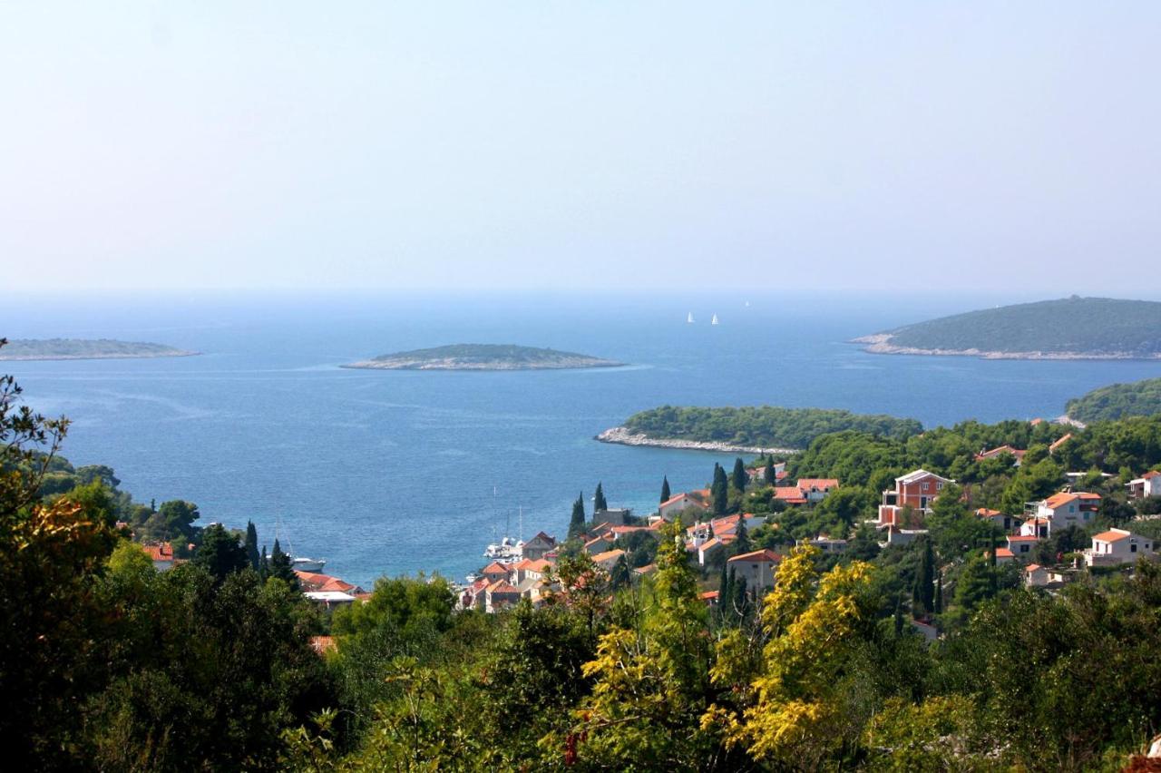Apartments By The Sea Maslinica, Solta - 14748 Kültér fotó